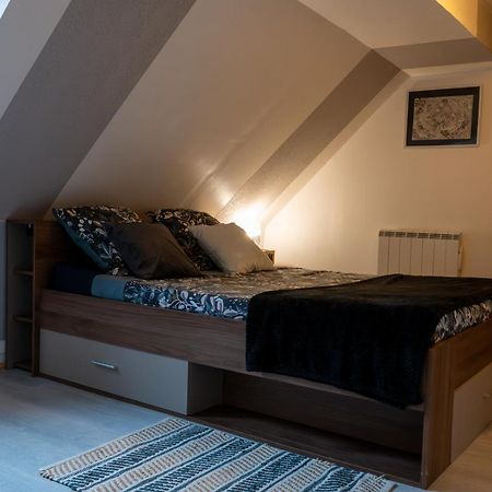 Appartement Au Centre Ville Historique Le Vieux Langres Bagian luar foto