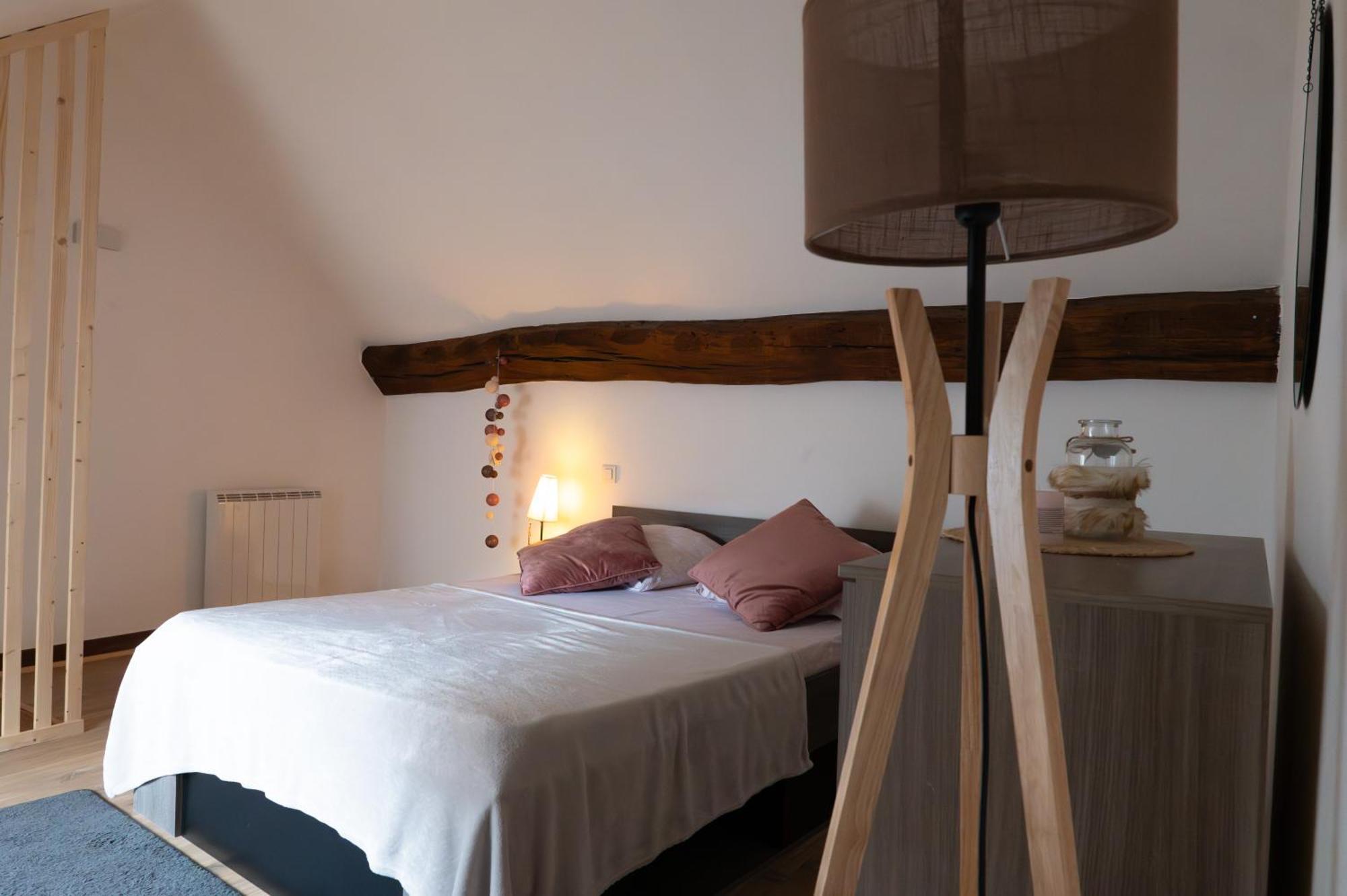 Appartement Au Centre Ville Historique Le Vieux Langres Bagian luar foto